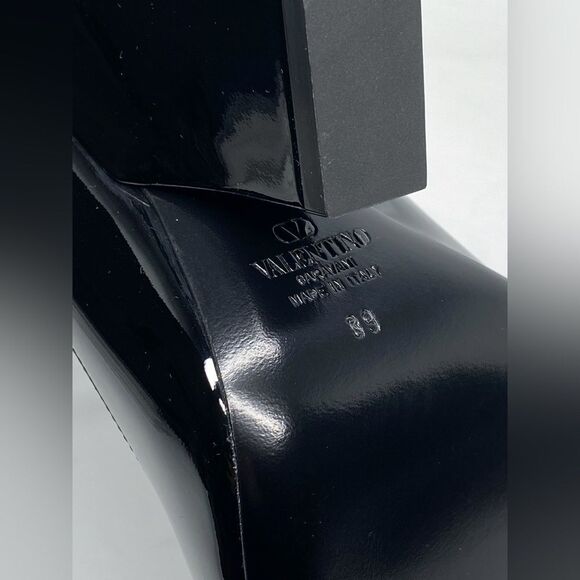 Valentino Garavani V Logo 105 Lockette Wedge Pump size 39 - Picture 16 of 16